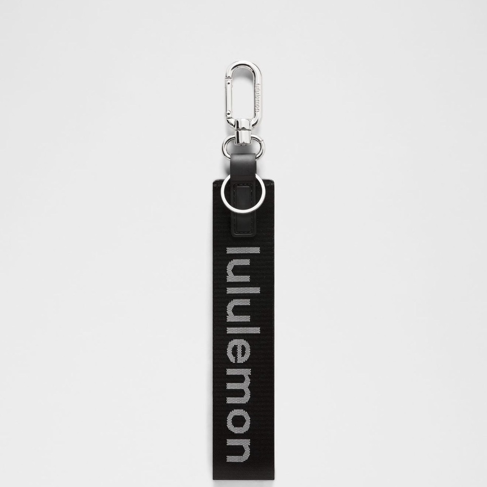 NWOT !  Black + White Lululemon Never Lost Keychain
($20 MSRP)
